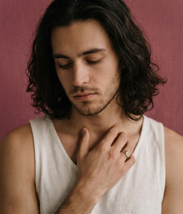 <p>Sagging and <br/>crepey skin</p>